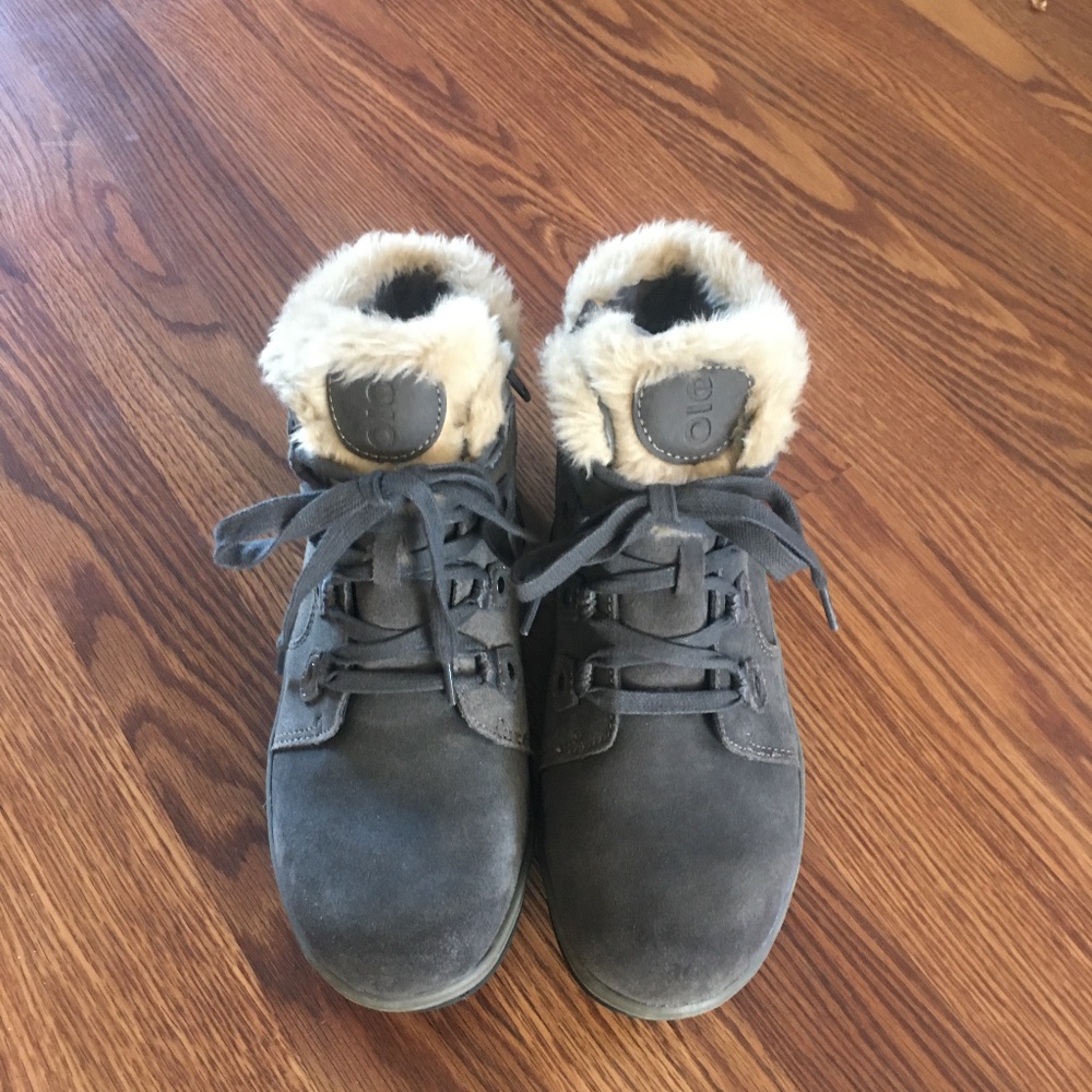 Earth Origins Gray Ankle Boots